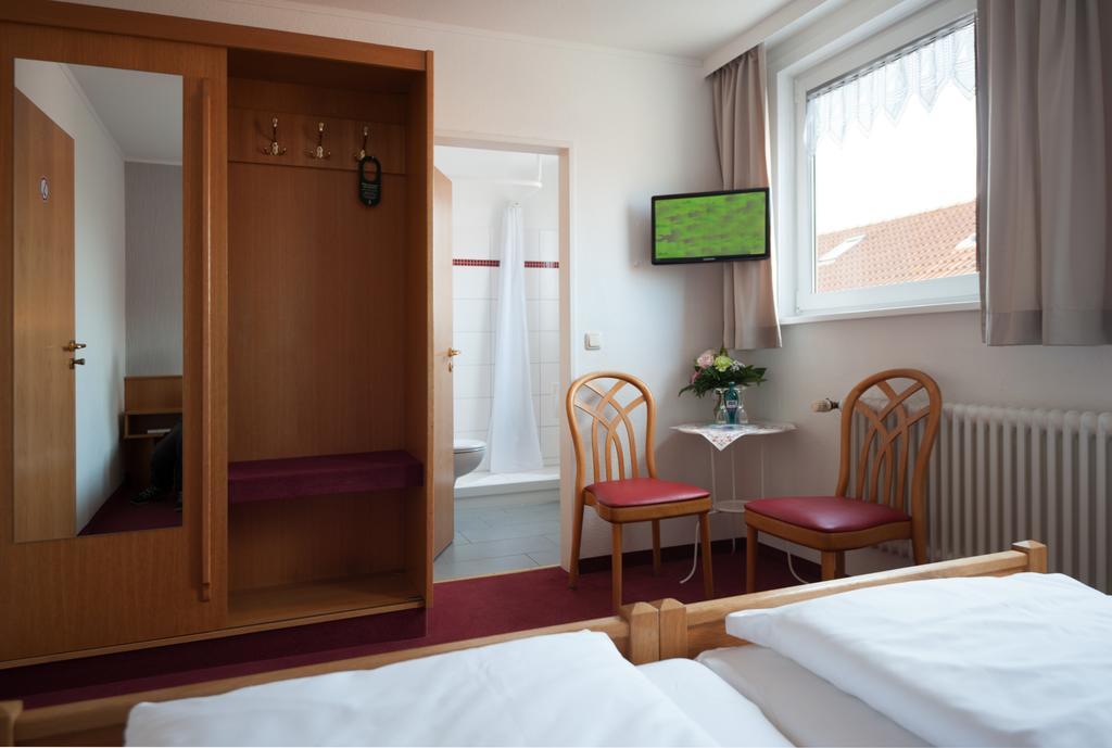 Hotel An'T Yachthaven Harlesiel Esterno foto