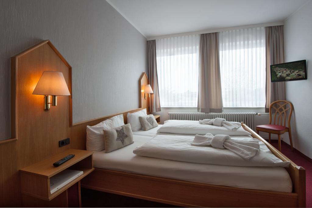 Hotel An'T Yachthaven Harlesiel Esterno foto