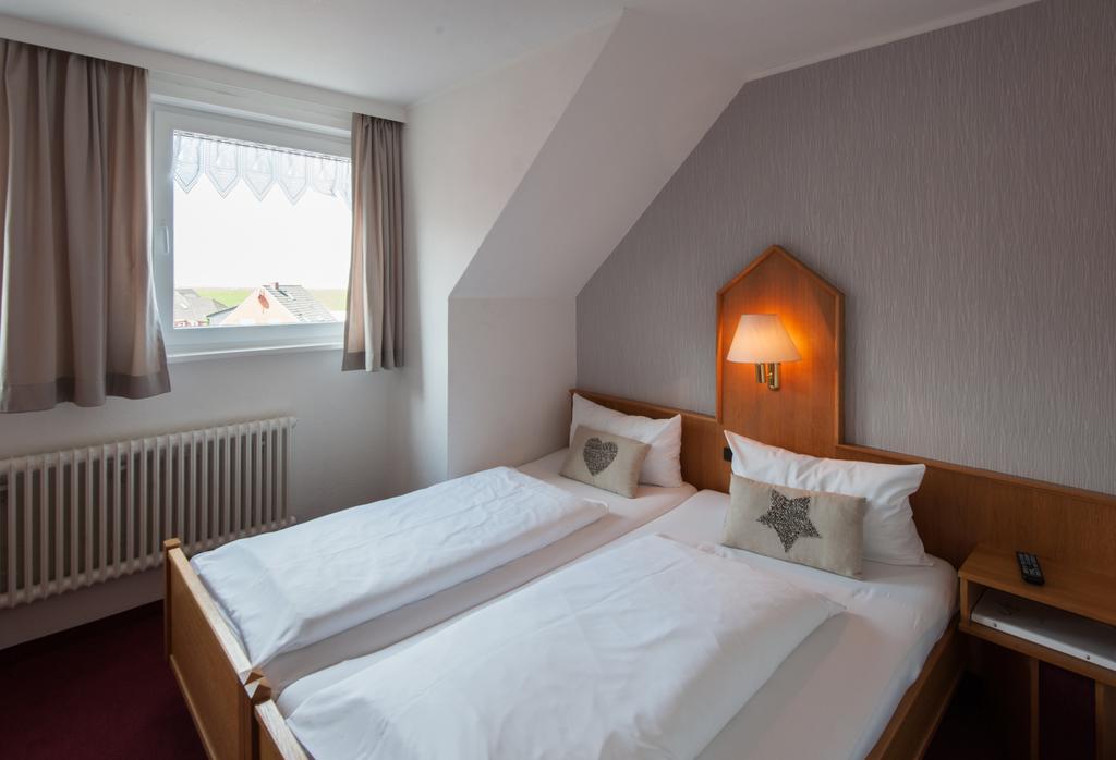 Hotel An'T Yachthaven Harlesiel Esterno foto