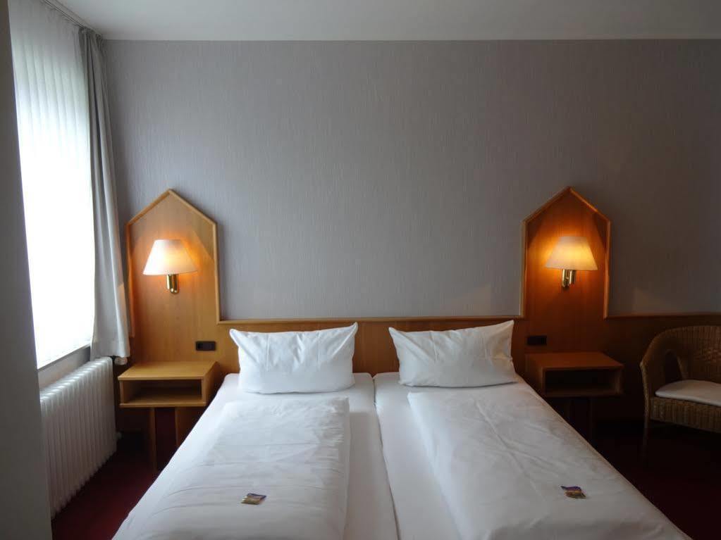 Hotel An'T Yachthaven Harlesiel Esterno foto