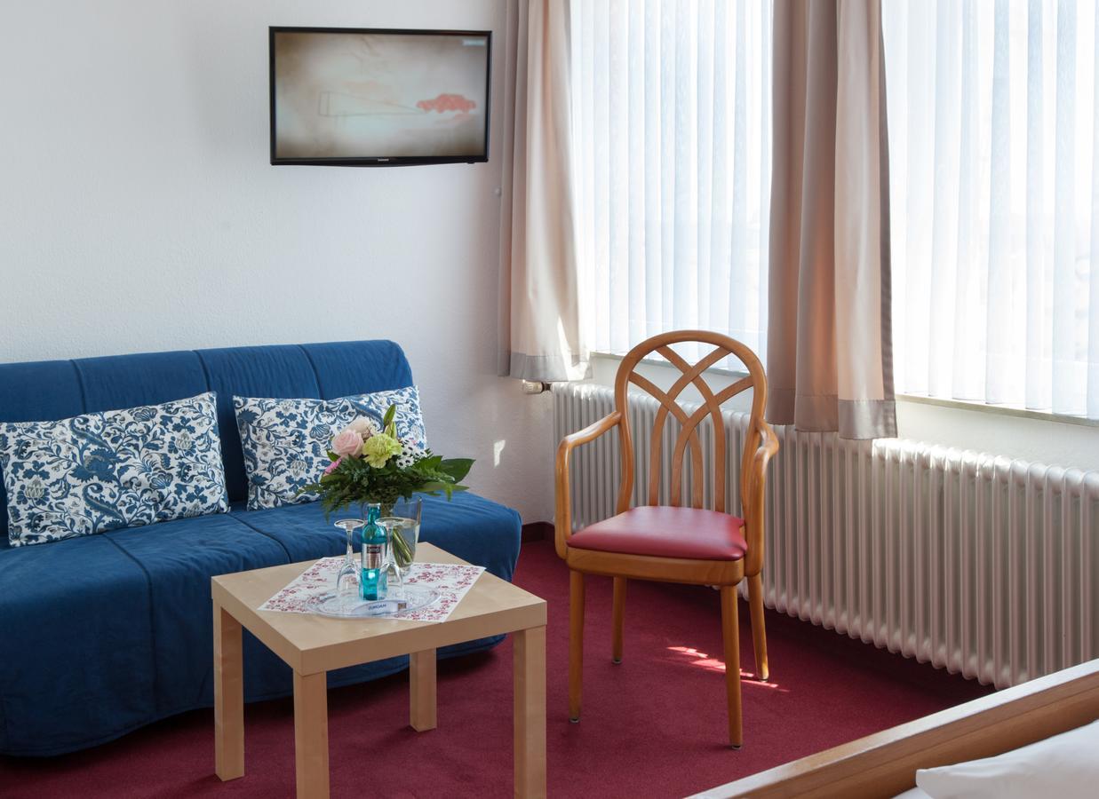 Hotel An'T Yachthaven Harlesiel Esterno foto
