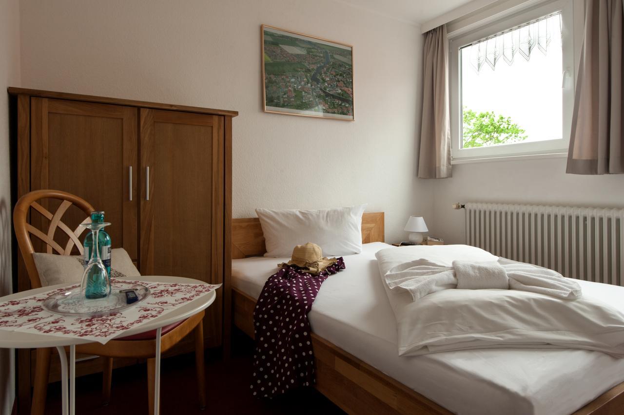 Hotel An'T Yachthaven Harlesiel Esterno foto