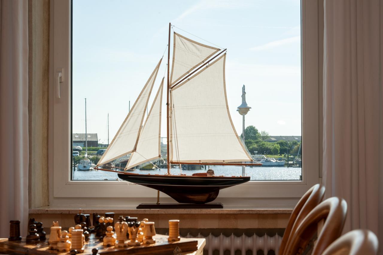 Hotel An'T Yachthaven Harlesiel Esterno foto