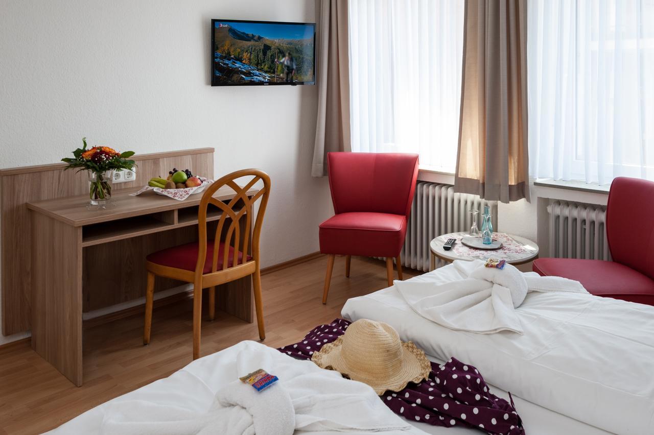 Hotel An'T Yachthaven Harlesiel Esterno foto